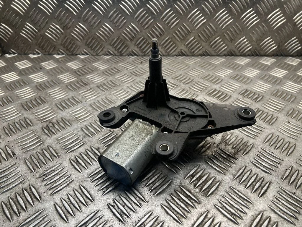 Aizmugurējā stikla tīrītāja motoriņš 8200145486A