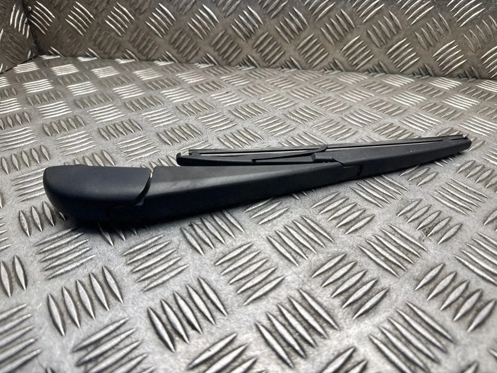 Aizmugurējā stikla tīrītāja svira AJ98018