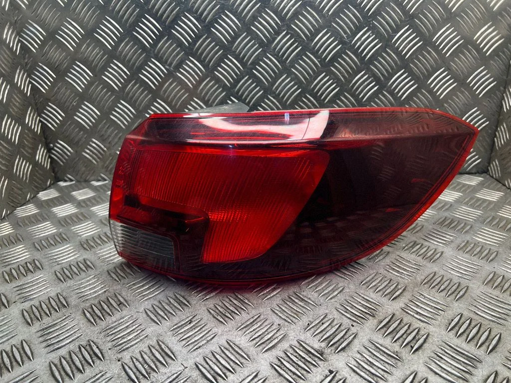 Lampa tylna w błotniku – Opel Astra K (2015-2021)