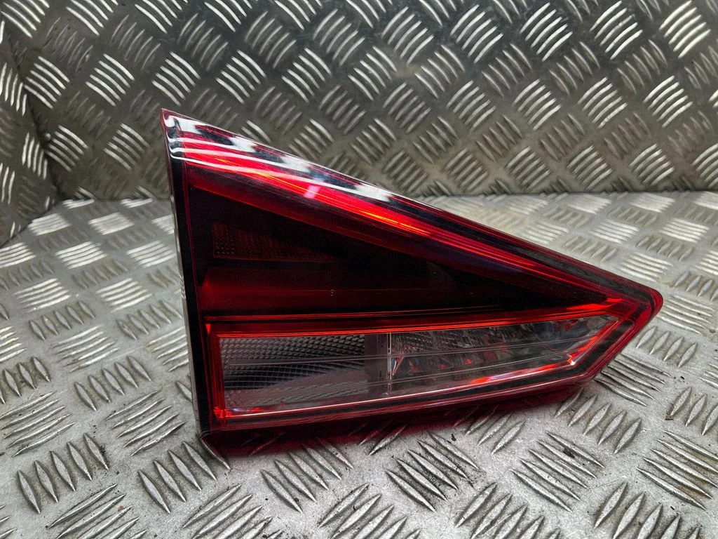 Tailgate rear/tail lights 6F9945307D