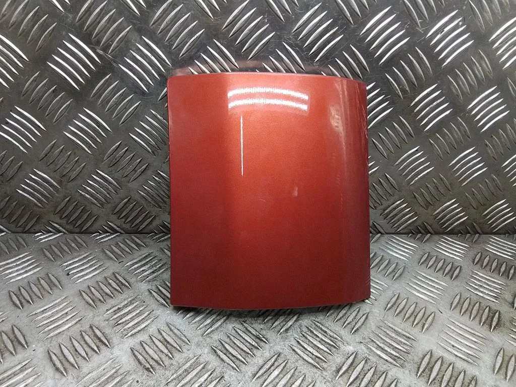 Aizmugurējā luktura apdare (līstīte) 9809662777