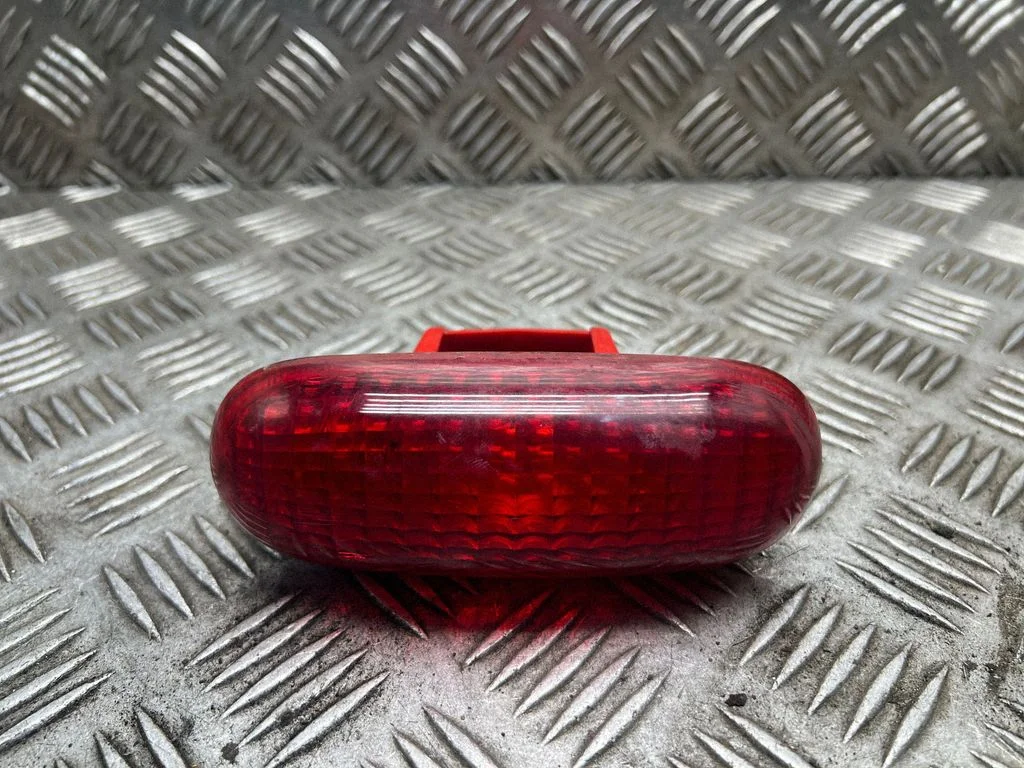 Third/center stoplight – Opel Vivaro (2001-2014)