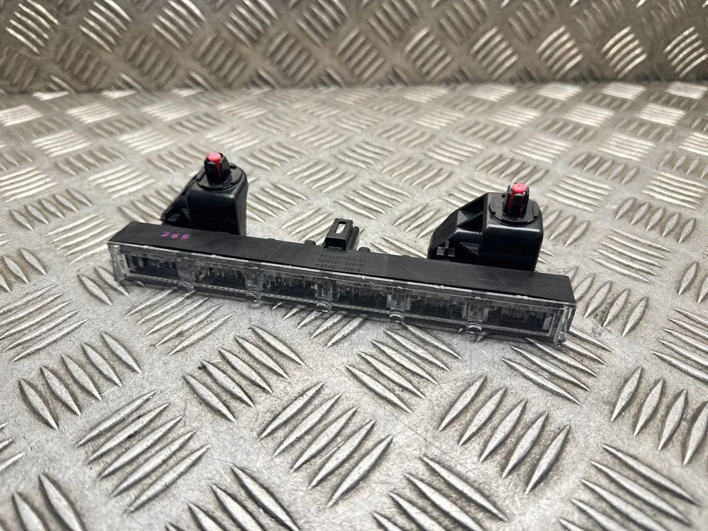 Papildu stopgaismas lukturis – Toyota Auris E180 (2012-2018)