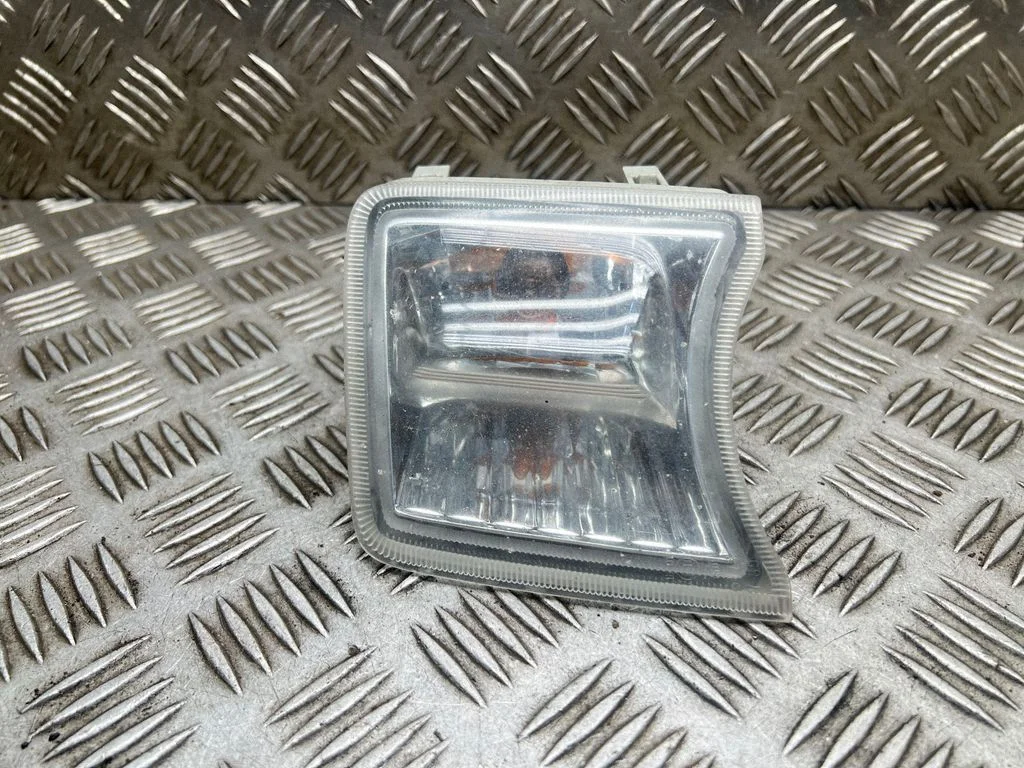 Priekšējais pagrieziena lukturis 8152047010