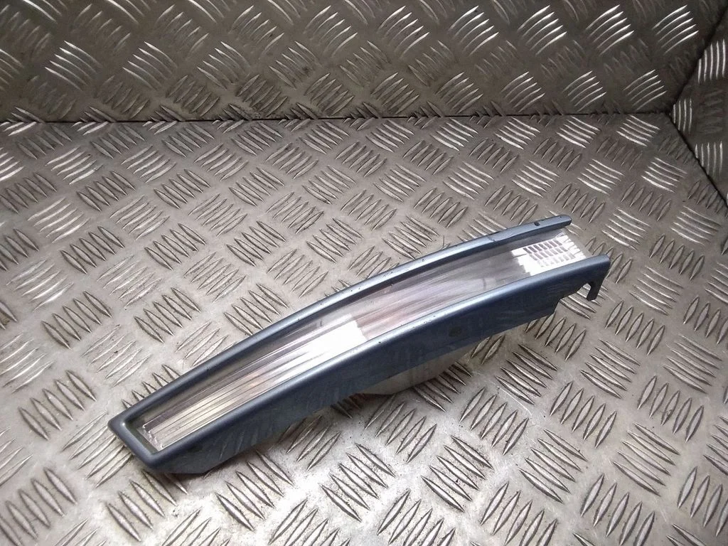 Front indicator light – Volkswagen Passat B5.5 (2001-2005)