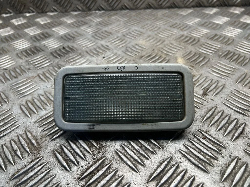 Priekšējo sēdvietu apgaismojuma lukturis – Volkswagen Transporter - Caravelle T5 (2003-2015)