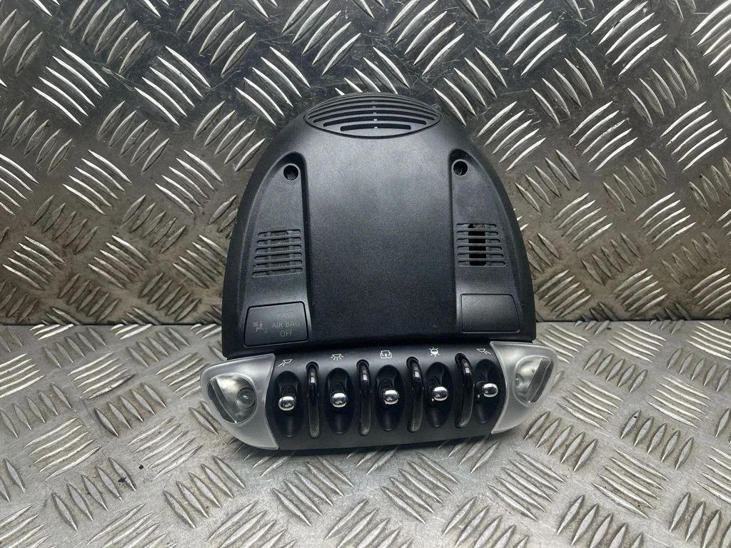 Priekšējo sēdvietu apgaismojuma lukturis 3455633