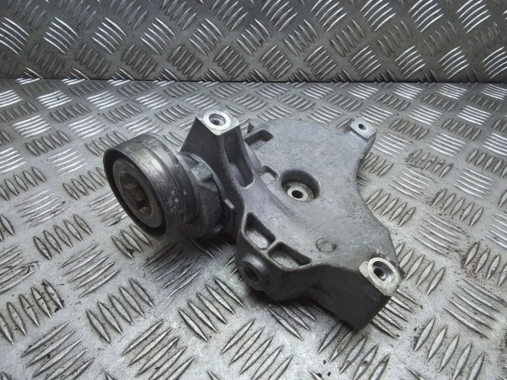 Wspornik sprężarki klimatyzacji – Volkswagen Golf Plus (2005-2013)
