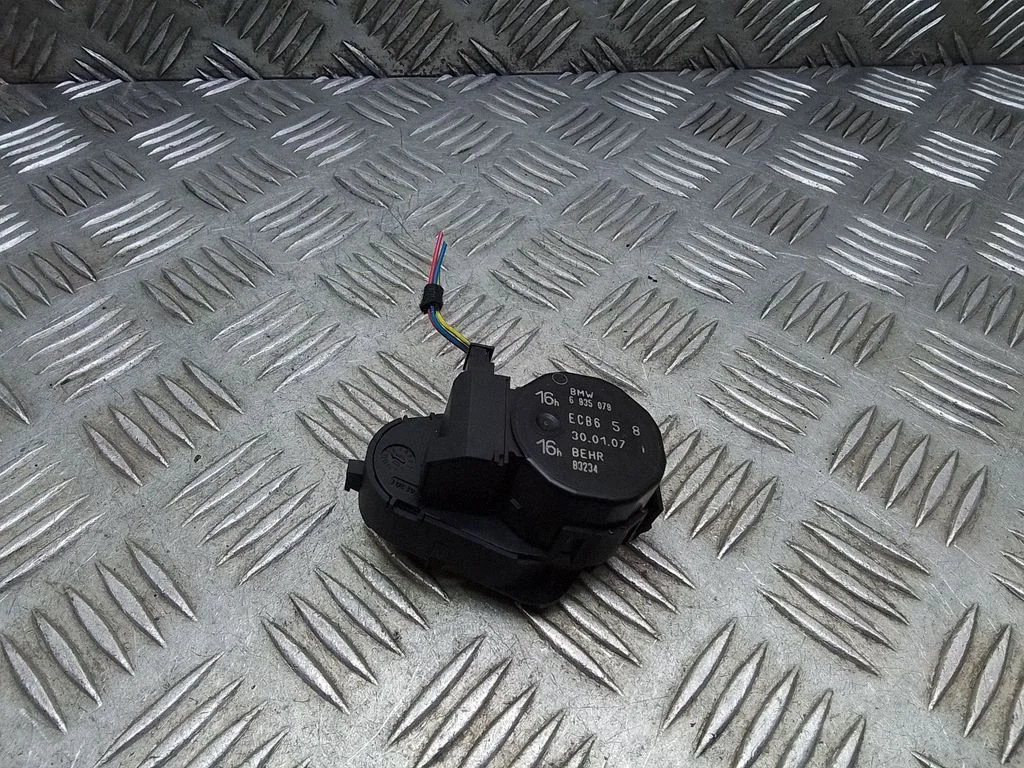 A/C air flow flap actuator/motor – BMW 7 Series E65 E66 (2001-2008)