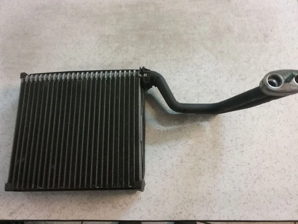 Kliimaseadme radiaator (salongis) – Audi A4 S4 B7 8E 8H (2005-2008)