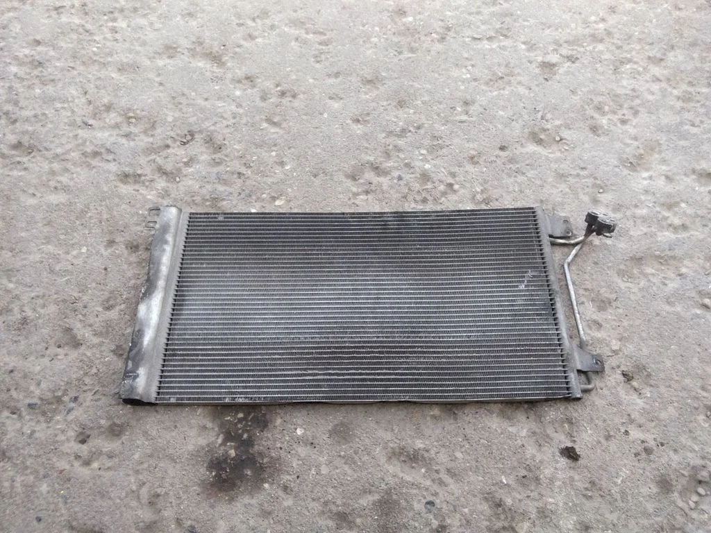 Gaisa kondicioniera dzesēšanas radiators (kondensators)