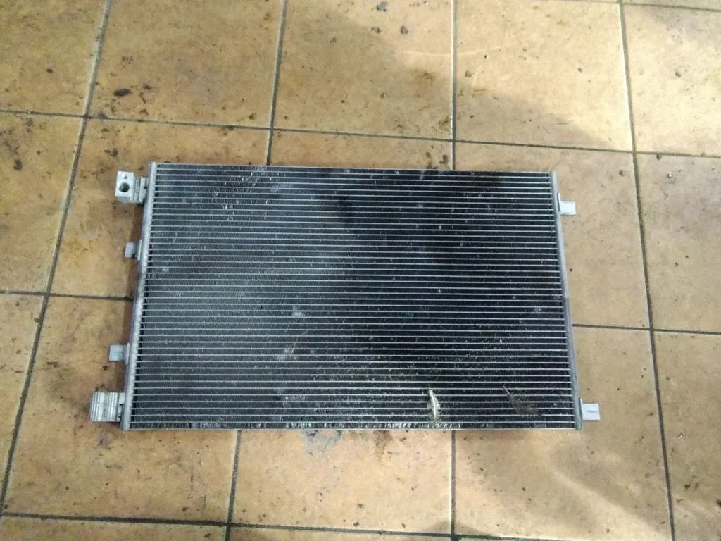 Gaisa kondicioniera dzesēšanas radiators (kondensators) 995889UA