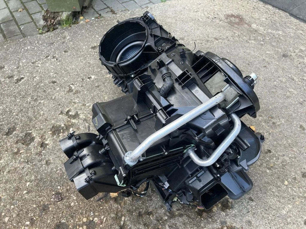 Salongi kütte- ja kliimaploki komplekt – Audi RS3 (2015-2019)