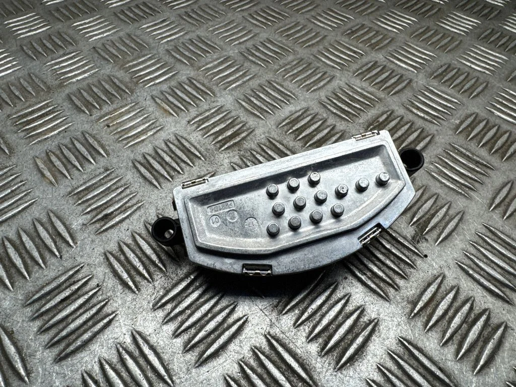 Krāsniņas ventilatora rezistors (reostats) – Volvo XC90 (2014-)