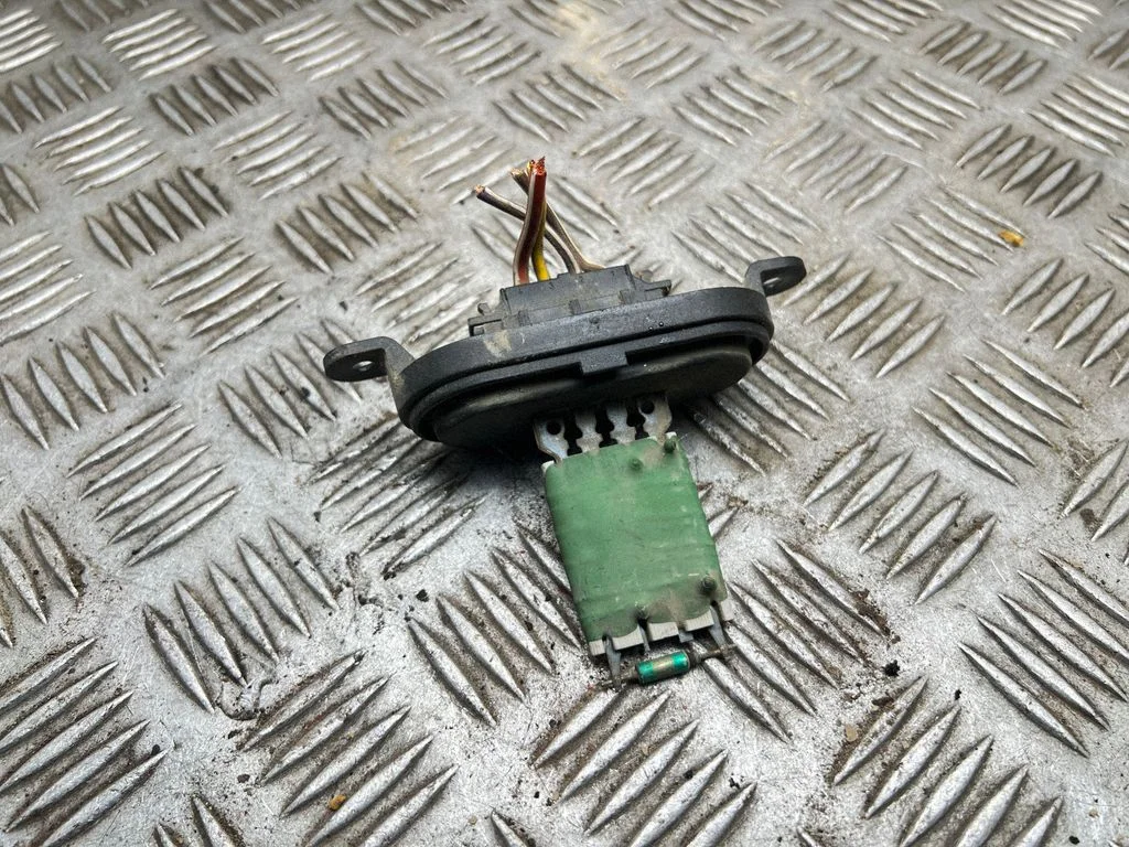 Krāsniņas ventilatora rezistors (reostats)