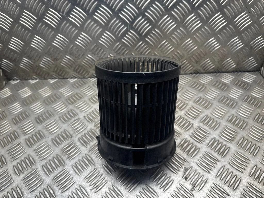 Krāsniņas ventilators/pūtējs – Nissan Qashqai (2014-2016)