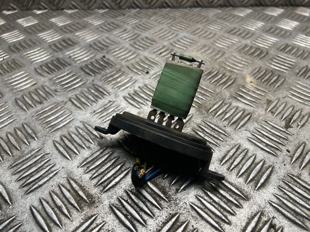 Krāsniņas ventilatora rezistors (reostats) 12396