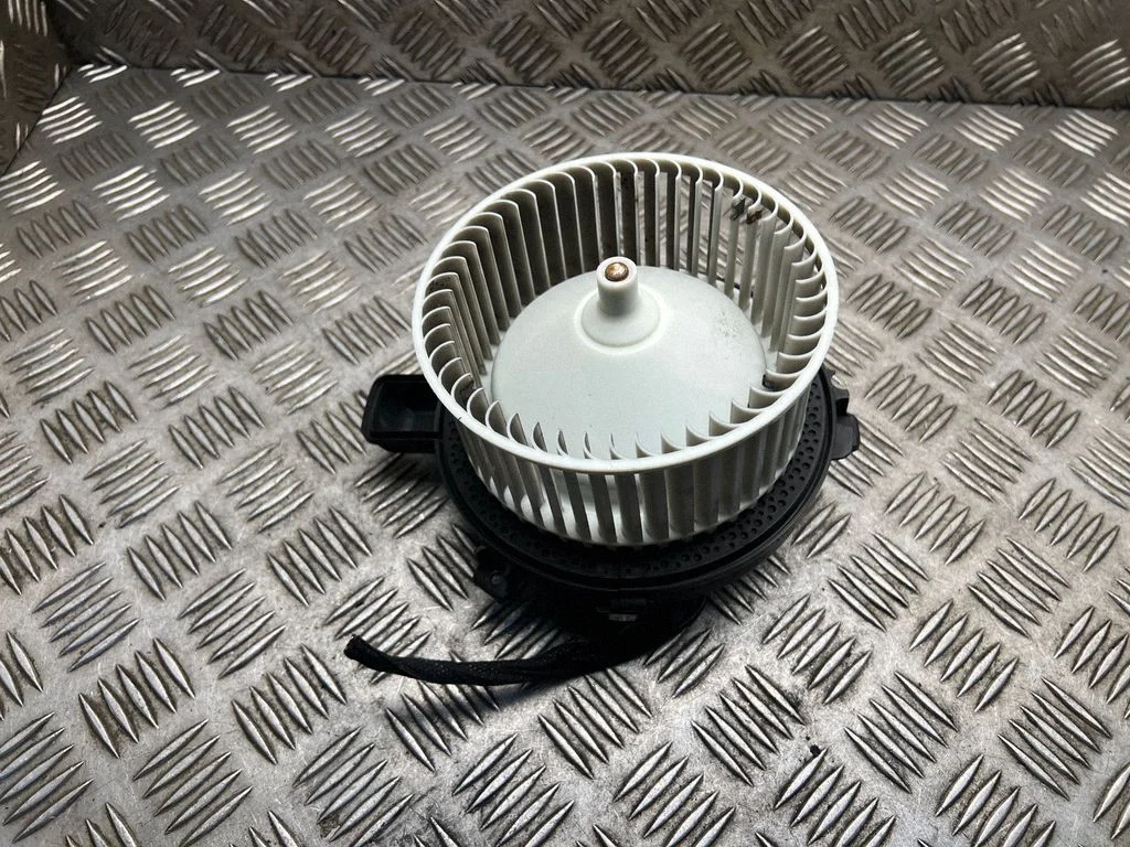 Krāsniņas ventilators/pūtējs – Opel Astra K (2015-2021)