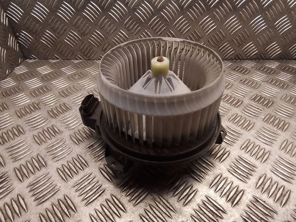 Salongipuhur – Toyota Prius (XW30) (2009-2015)