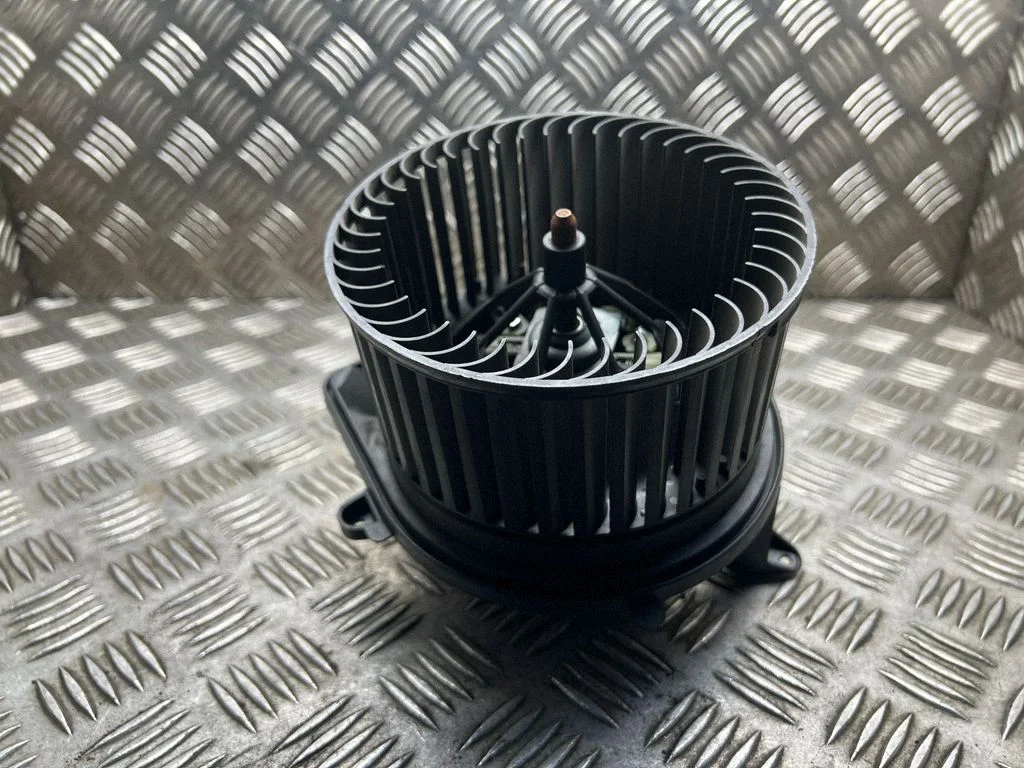 Obudowa nagrzewnicy plastikowa – Mini Cooper Countryman R60 (2011-2016)