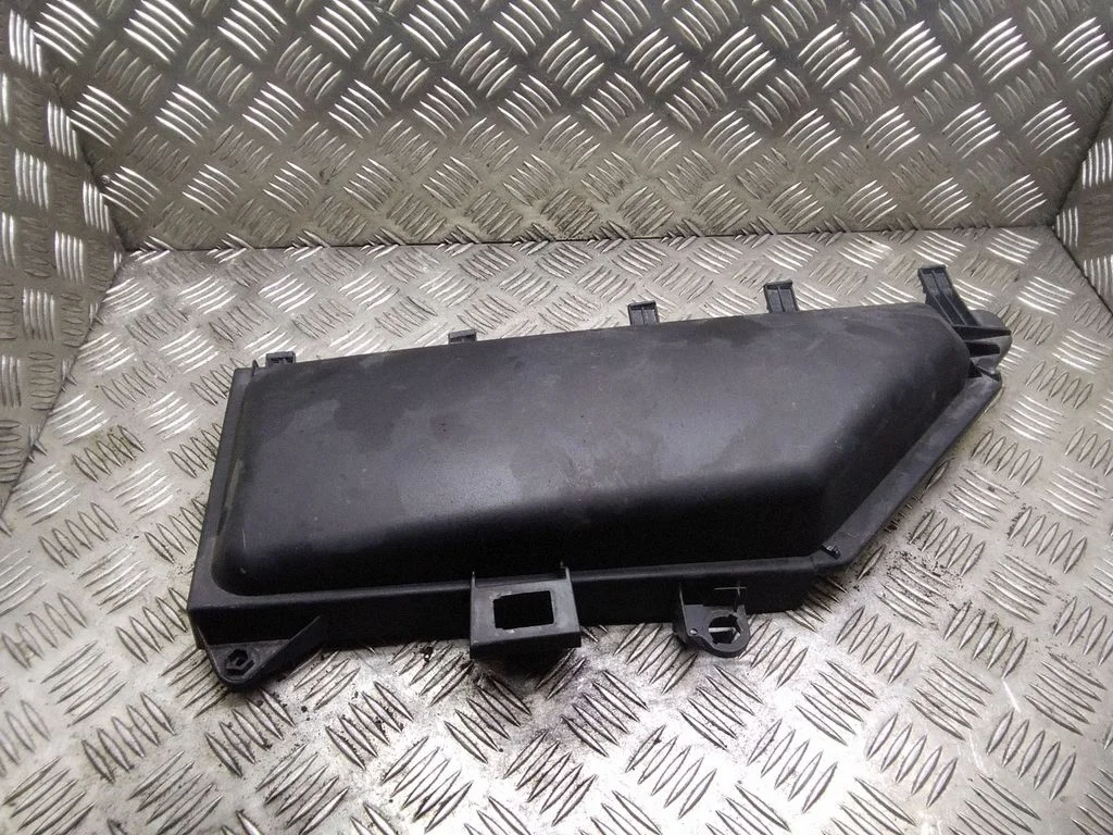 Salongi õhufiltri kate – BMW 5-seeria E60 E61 (2004-2010)