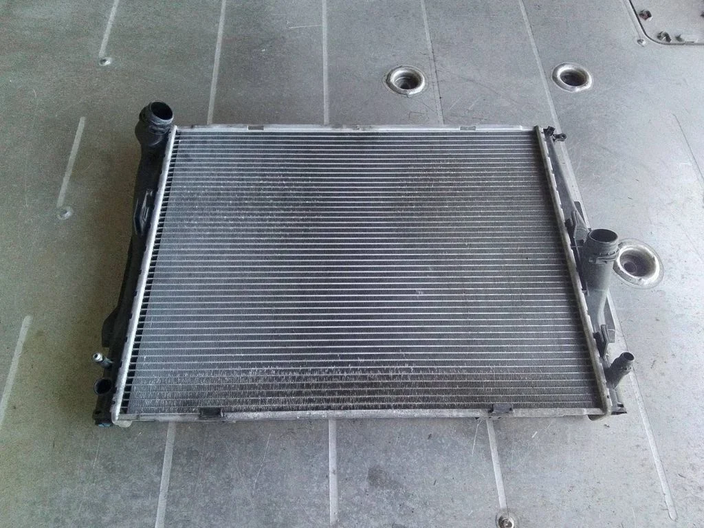Jahutusvedeliku radiaator – BMW X1 E84 (2009-2015)