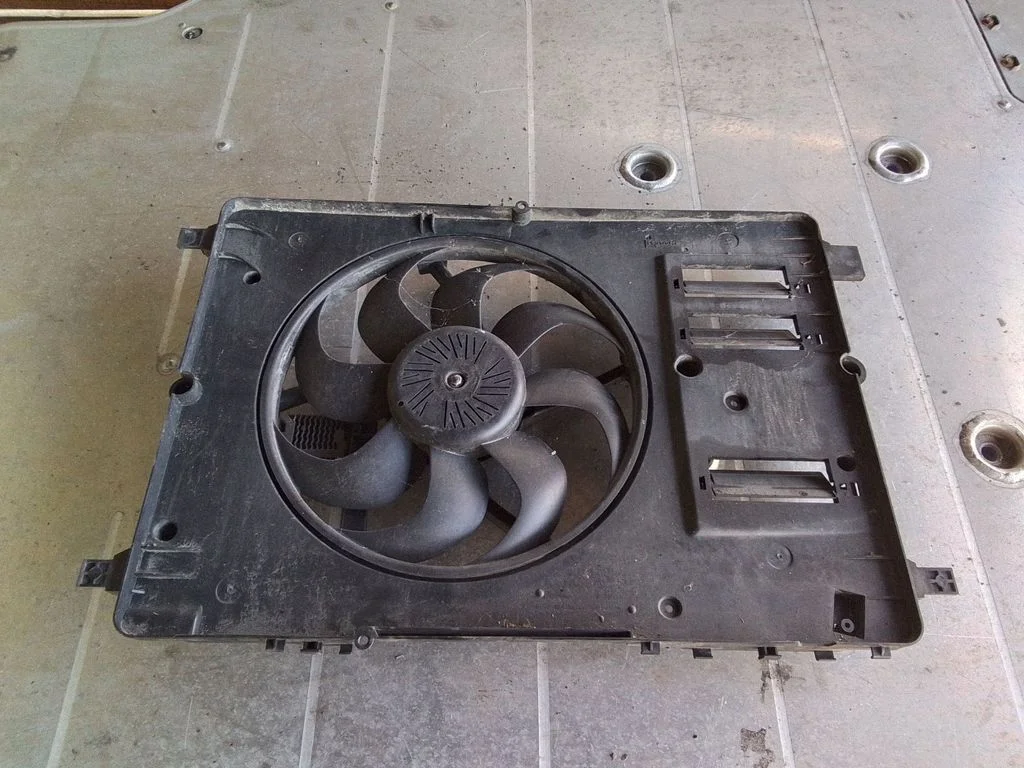 Electric radiator cooling fan 31439882