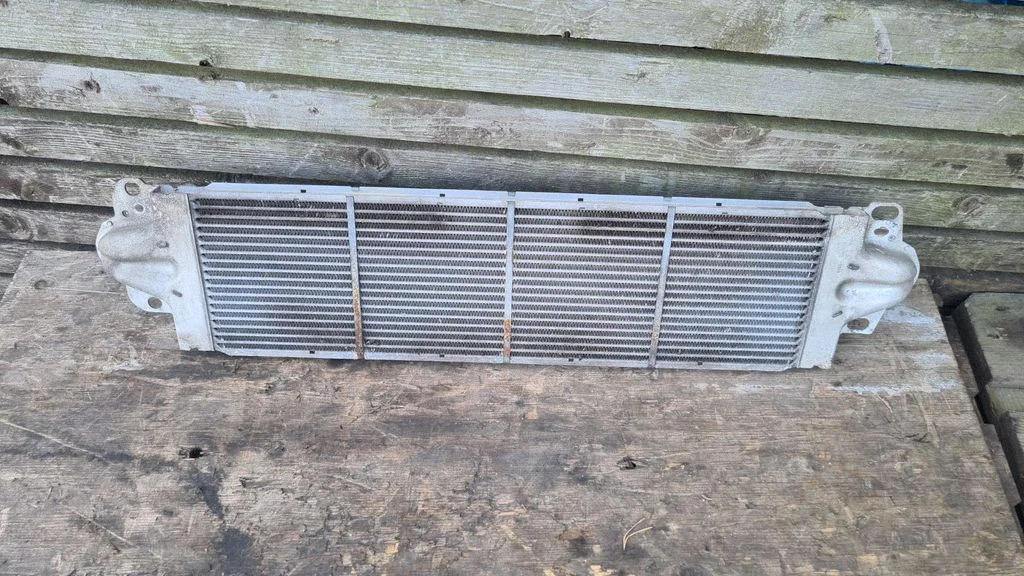 Starpdzesētāja (interkūlera) radiators – Volkswagen Transporter - Caravelle T5 (2003-2015)