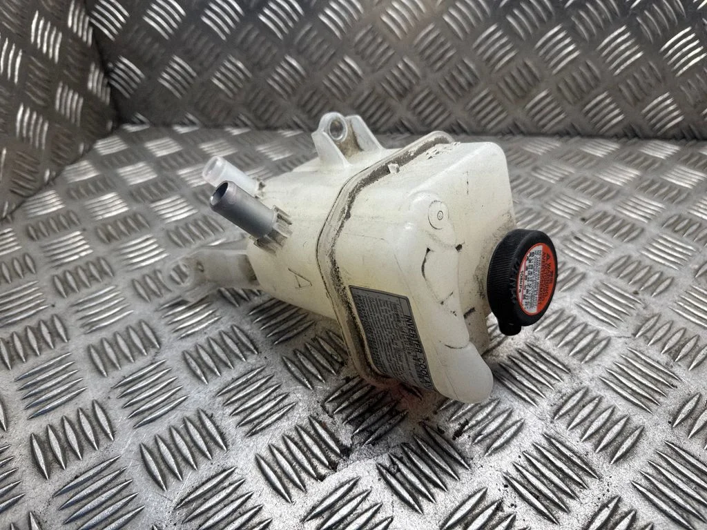 Jahutusvedeliku paisupaak – Toyota Auris E180 (2012-2018)