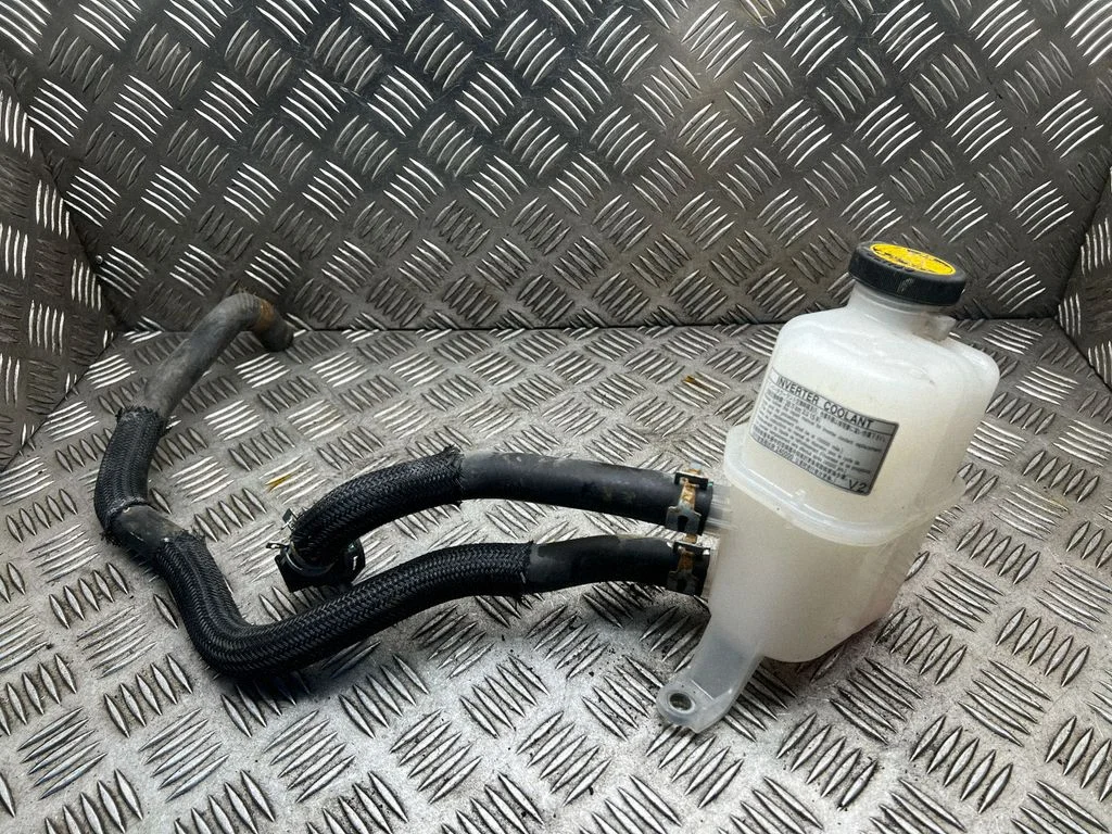 Coolant expansion tank/reservoir 240000