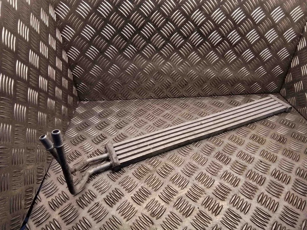 Ātrumkārbas eļļas radiators – BMW 5. sērija F10 F11 (2009-2016)