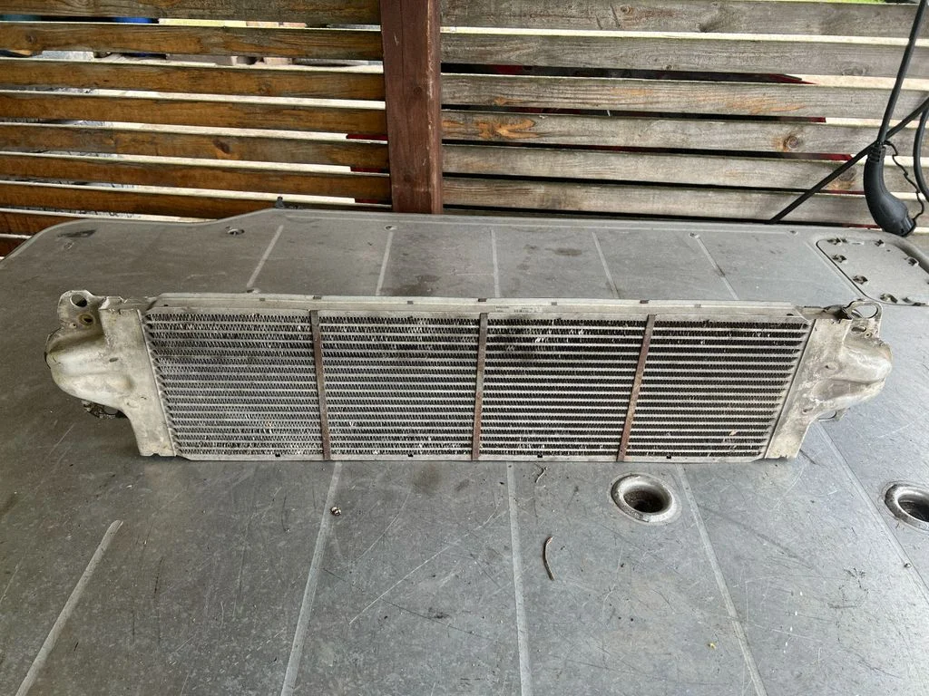 Starpdzesētāja (interkūlera) radiators – Volkswagen Transporter - Caravelle T5 (2003-2015)