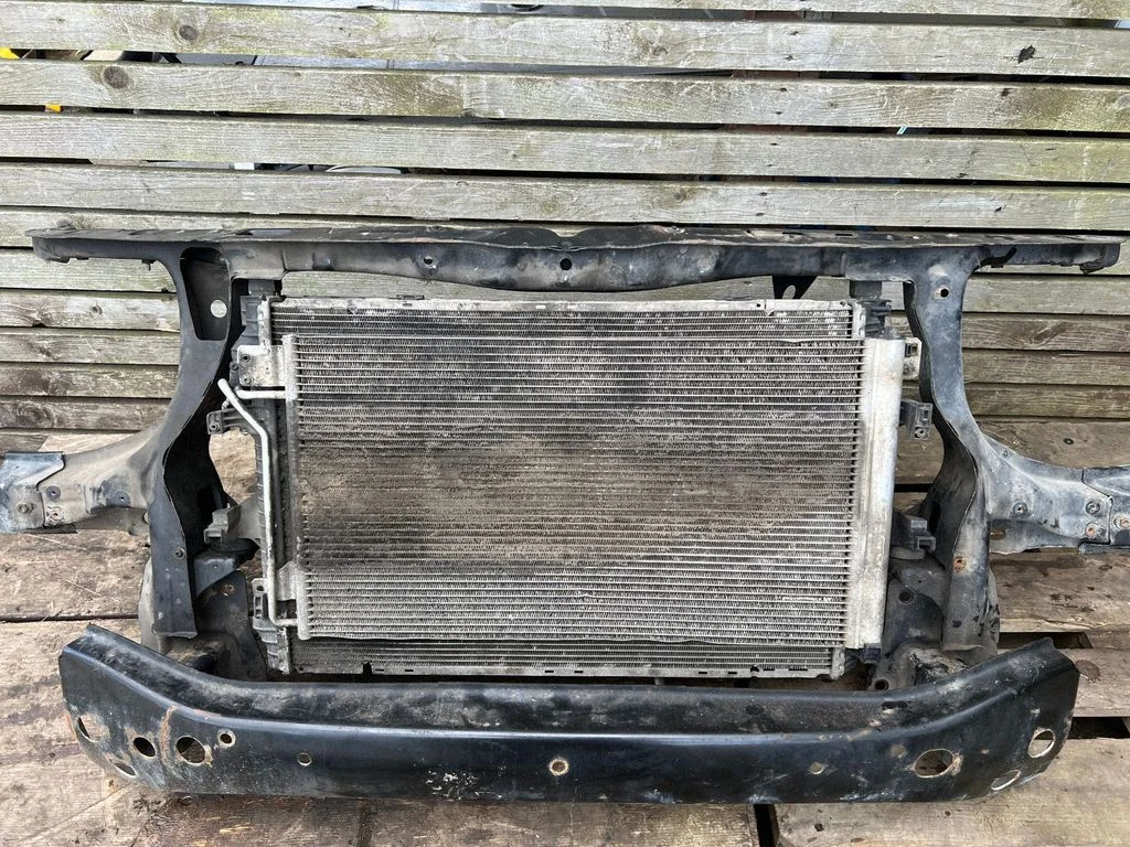 Radiatoru panelis – Volkswagen Transporter - Caravelle T5 (2003-2015)