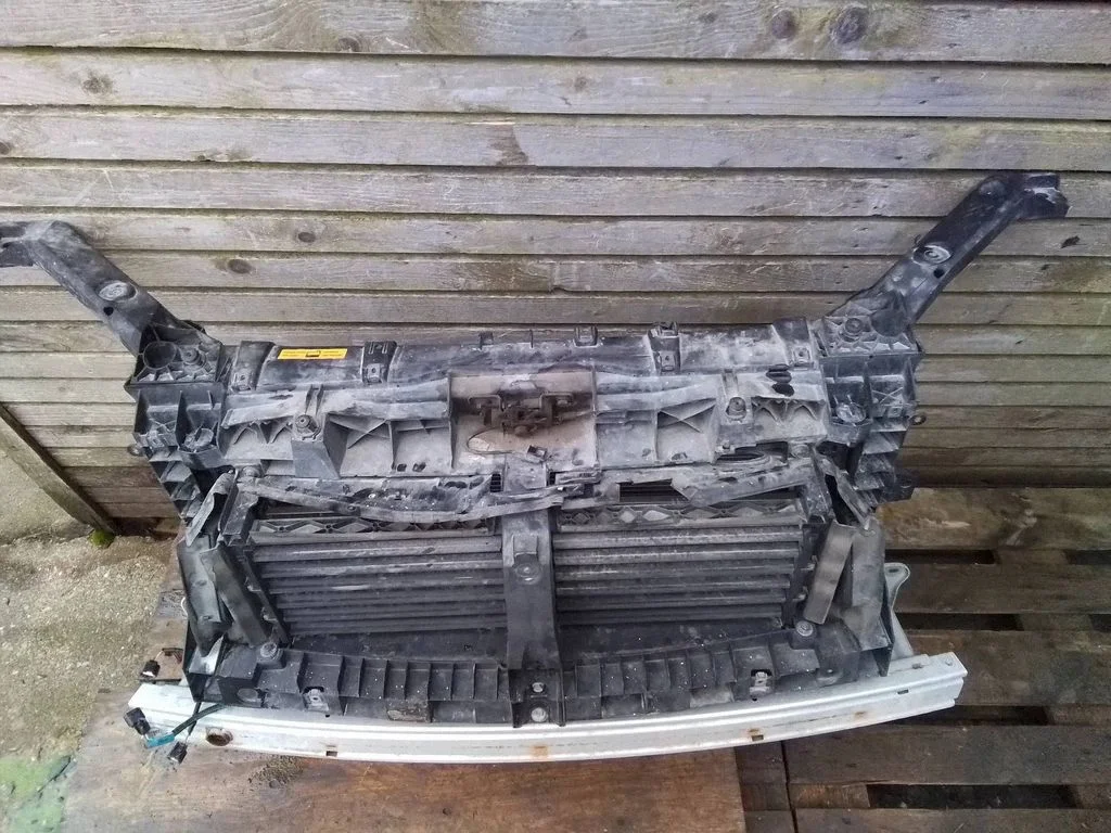 Radiatoru panelis – Opel Vivaro (2014-2018)