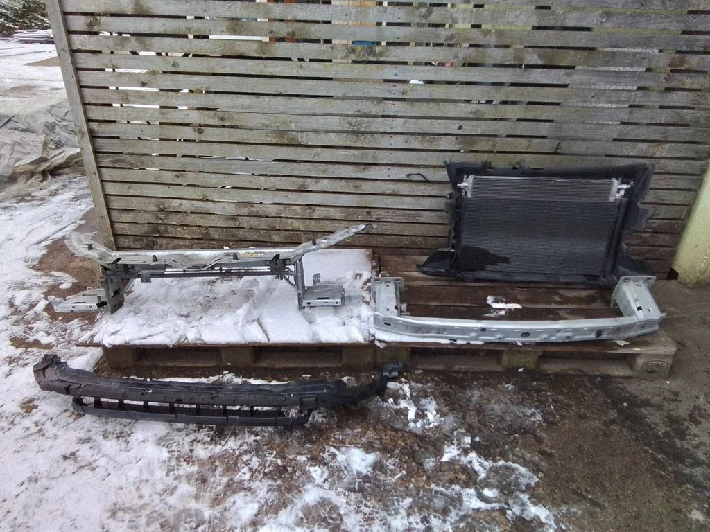 Radiatoru panelis GJ328005BB