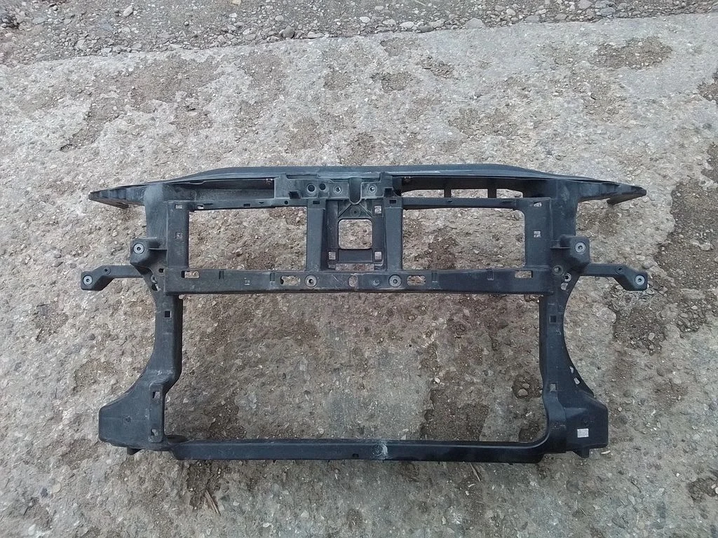 Radiaatori tugipaneel – Volkswagen Passat CC (2008-2016)