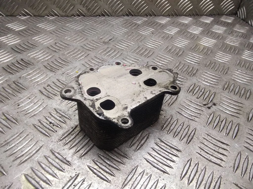 Engine oil radiator – Volvo C30 (2007-2010)