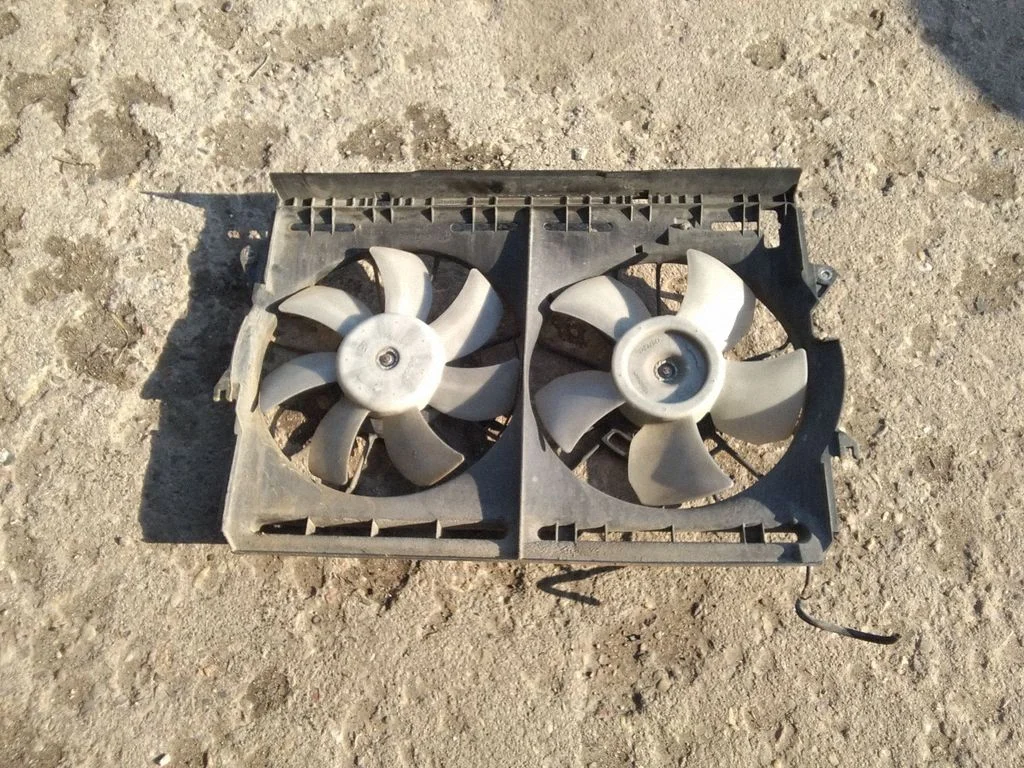Ventilatoru komplekts – Toyota Corolla Verso AR10 (2004-2009)