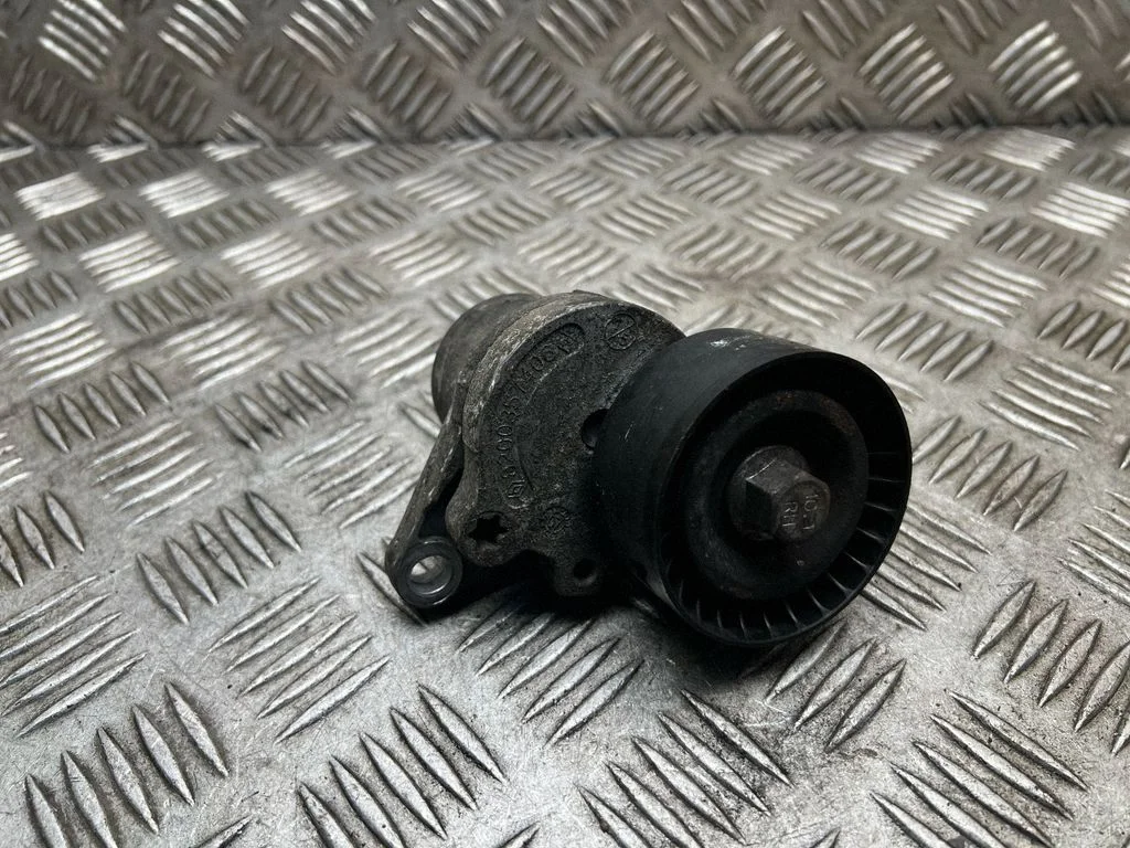 Generator/alternator belt tensioner – Opel Vivaro (2001-2014)