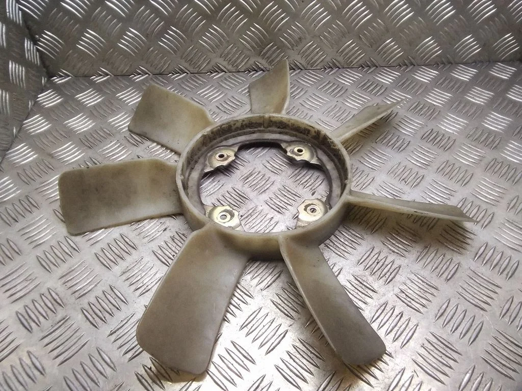 Ventilatora lāpstiņrats – Nissan Navara D23 (2015-)