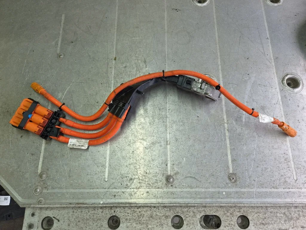 Przewody alternatora – Volvo XC90 (2014-)