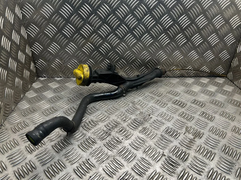 Oil level dip stick – Opel Vivaro (2001-2014)