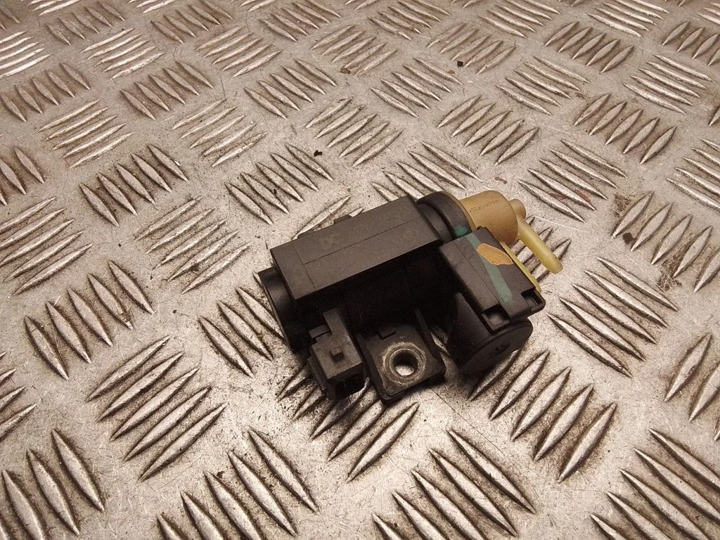 Turbo solenoīda vārsts – Nissan Qashqai (2014-2016)