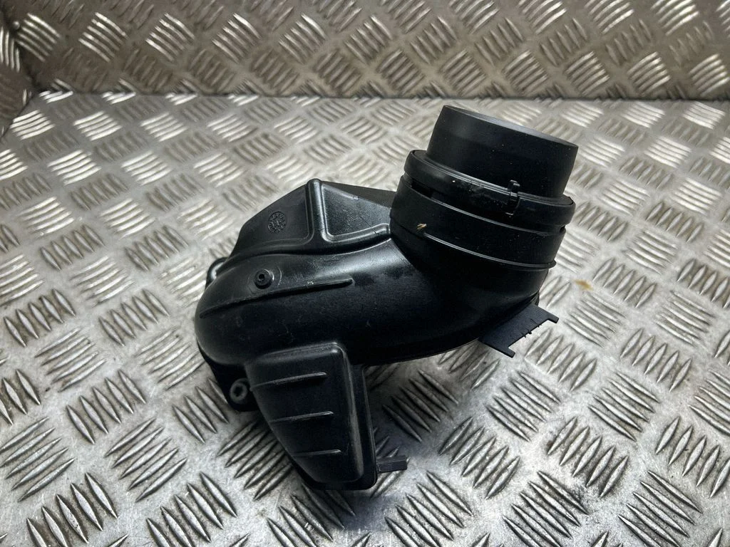 Część kanału dolotowego 05C129654A