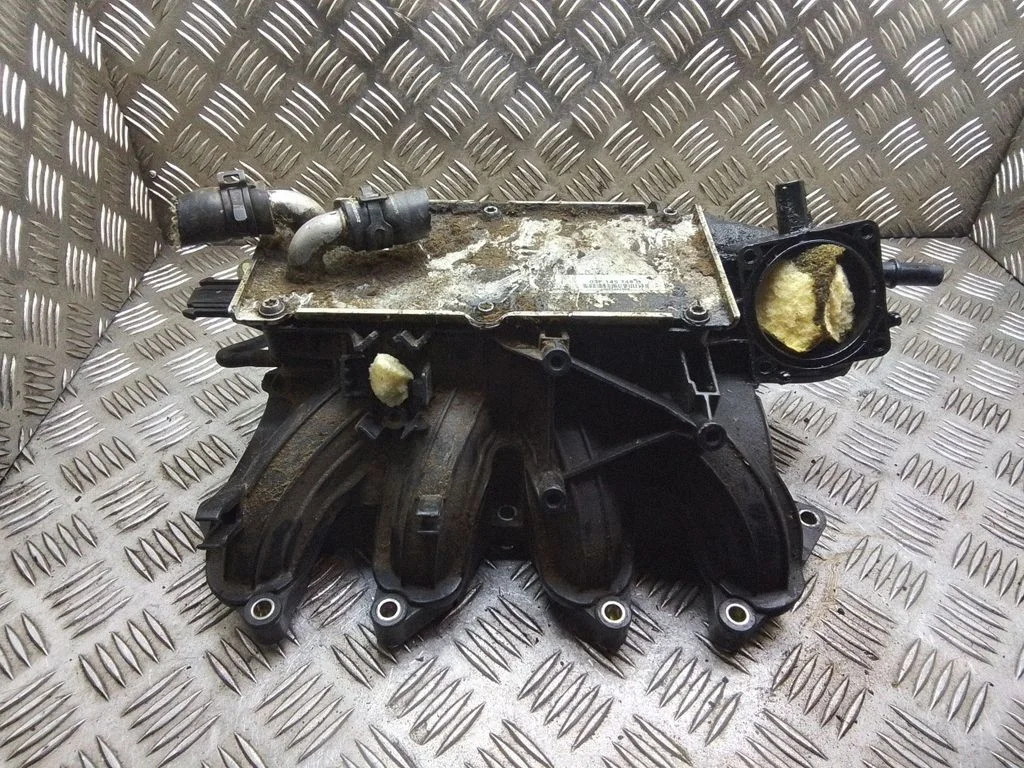 Intake manifold – Volkswagen Golf Plus (2005-2013)