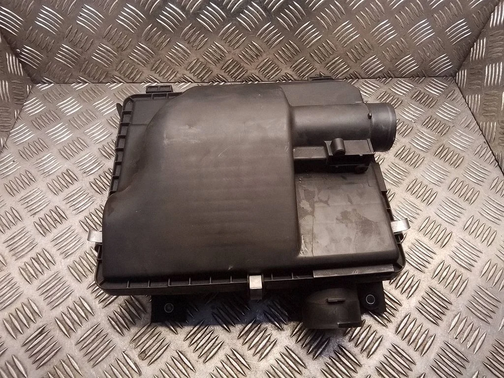 Air filter box 76SA01
