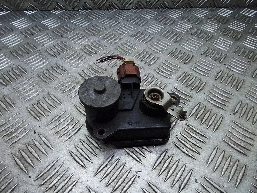 Intake manifold valve actuator/motor – Opel Vectra C (2002-2005)