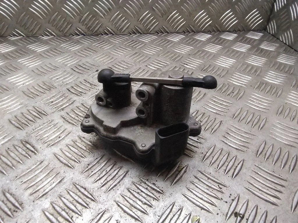 Intake manifold valve actuator/motor – Audi A3 S3 8P (2003-2012)