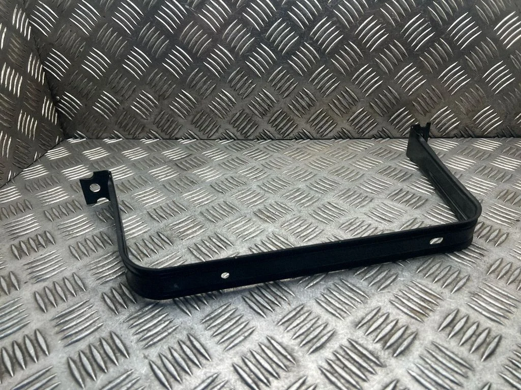 Mocowanie zbiornika paliwa 2Q0201655A