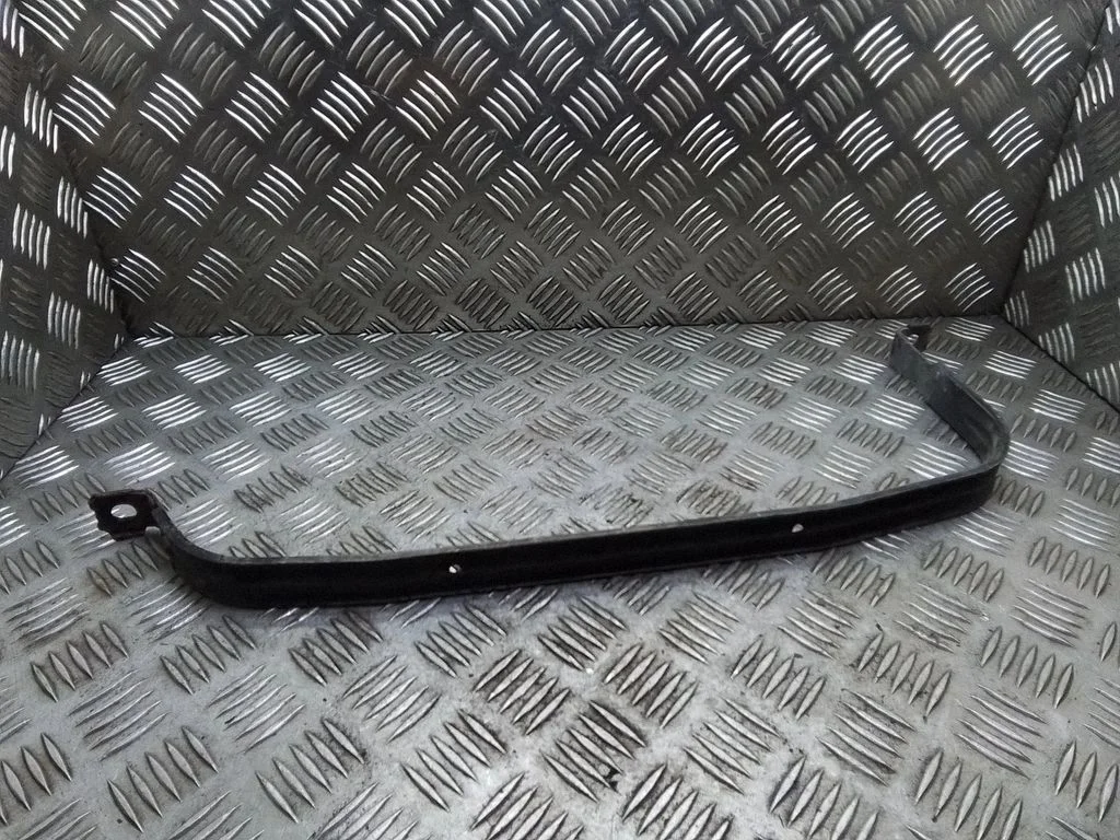 Kütusepaagi kinnitusklamber (-klambrid) – Volkswagen Transporter - Caravelle T5 (2003-2015)